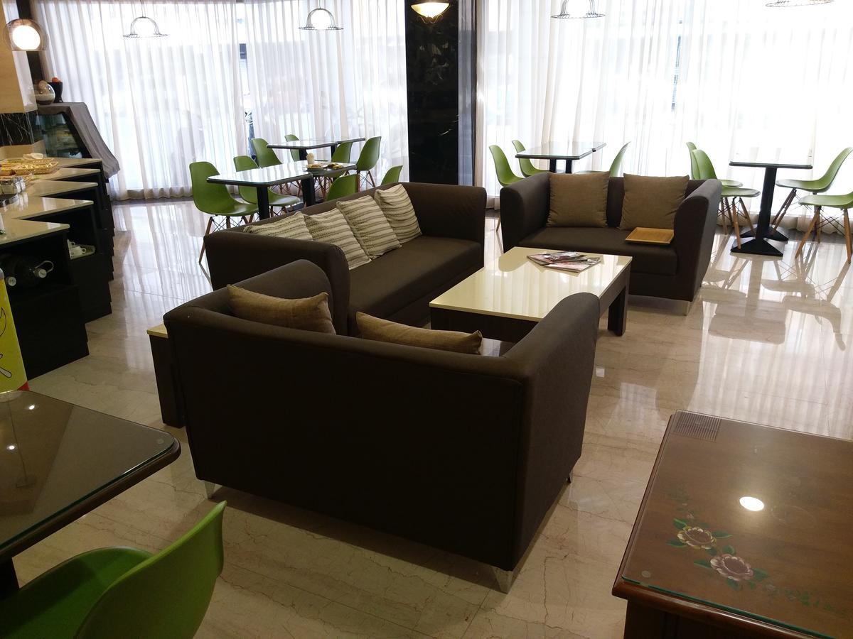 Maple Hotel Tainan Exterior foto