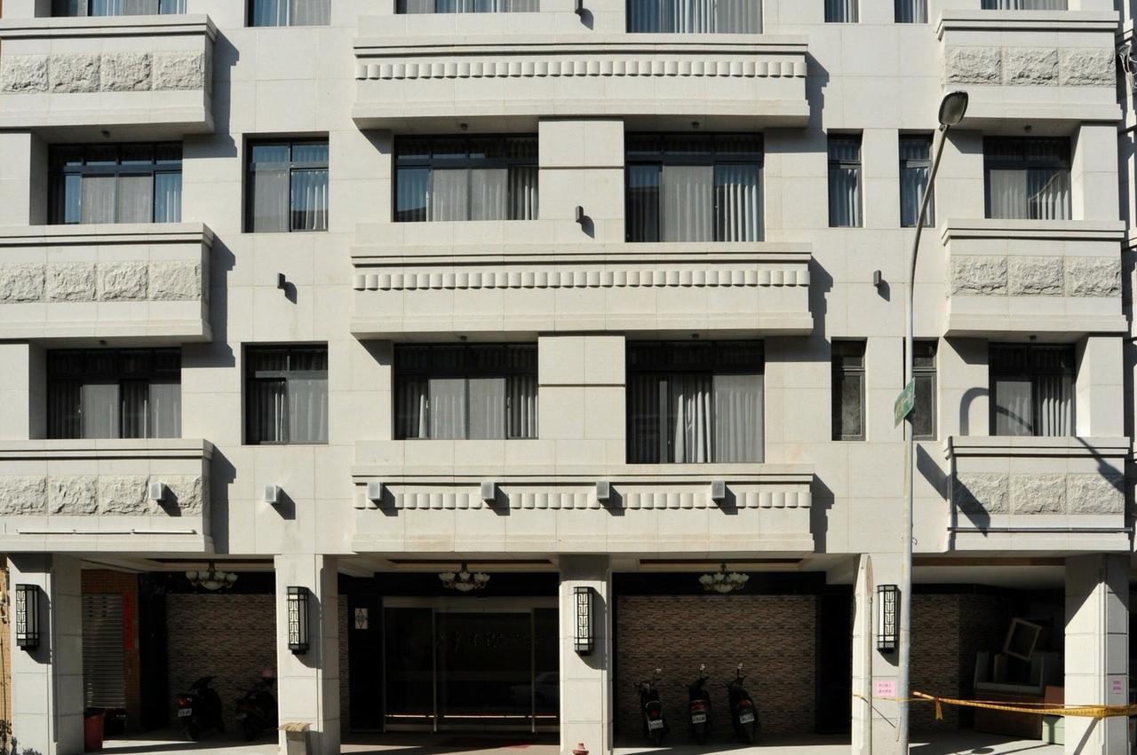 Maple Hotel Tainan Exterior foto