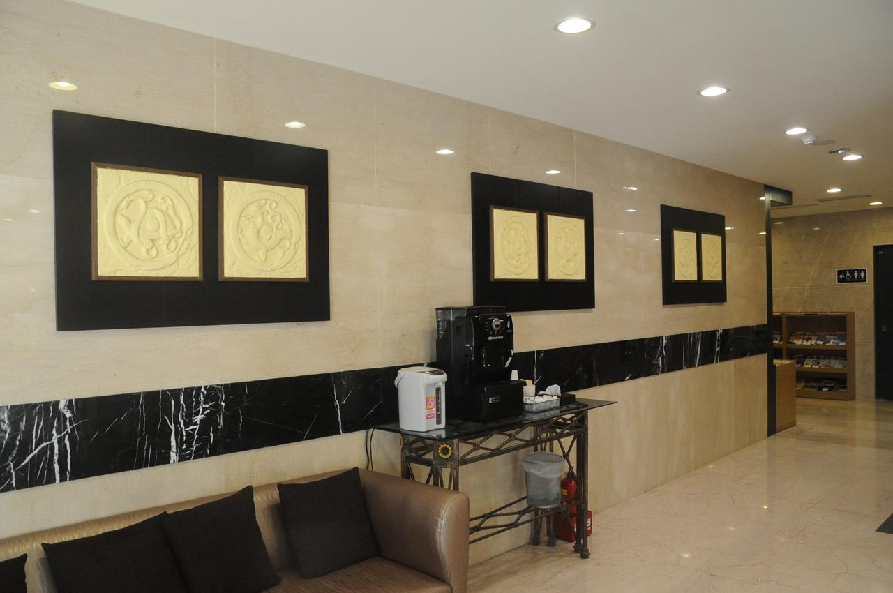 Maple Hotel Tainan Exterior foto